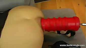 Video Definisi Tinggi Dengan Dildo Besar Dan Permainan Anal