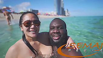 Un Étalon Italien S'Expose Sur La Plage De Miami