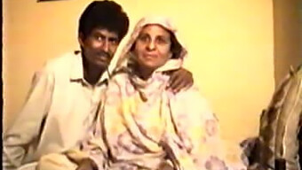 Video Retro Clásico Casero De Una Pareja Pakistaní