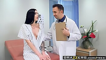 Doktorens Fryd: Marley Brinx Og Keiran Leed Udforsker Nydelse I Medicinske Omgivelser