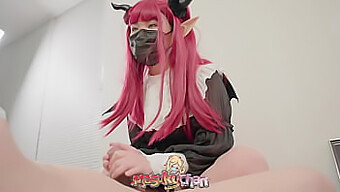 Oanständig Natt Med En Ung Japansk Succubus Som Älskar Att Ge Muntlig Njutning