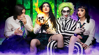 Cosplay De Beetlejuice Elias Cash En Escenas Hardcore Con Una Gran Corrida.